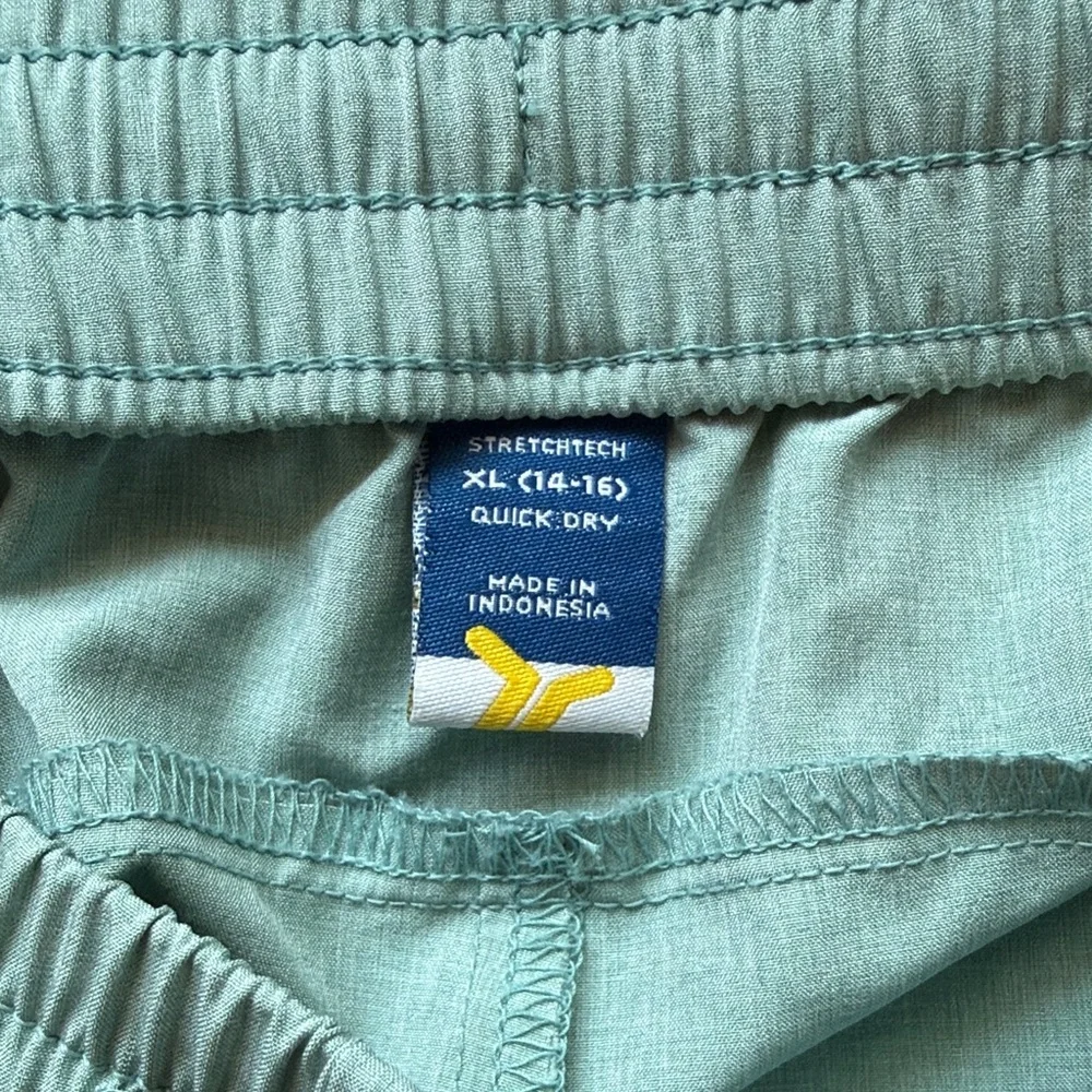 Boy’s Old Navy Stretchtech Drawstring Shorts XL